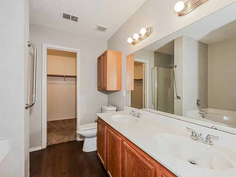 2036 Navada Way — Photo 11