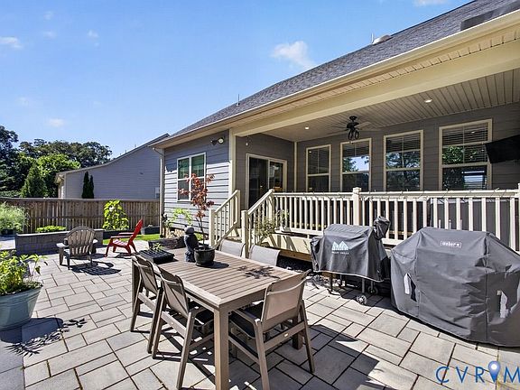 3rd image of 9056 Garrison Manor Dr