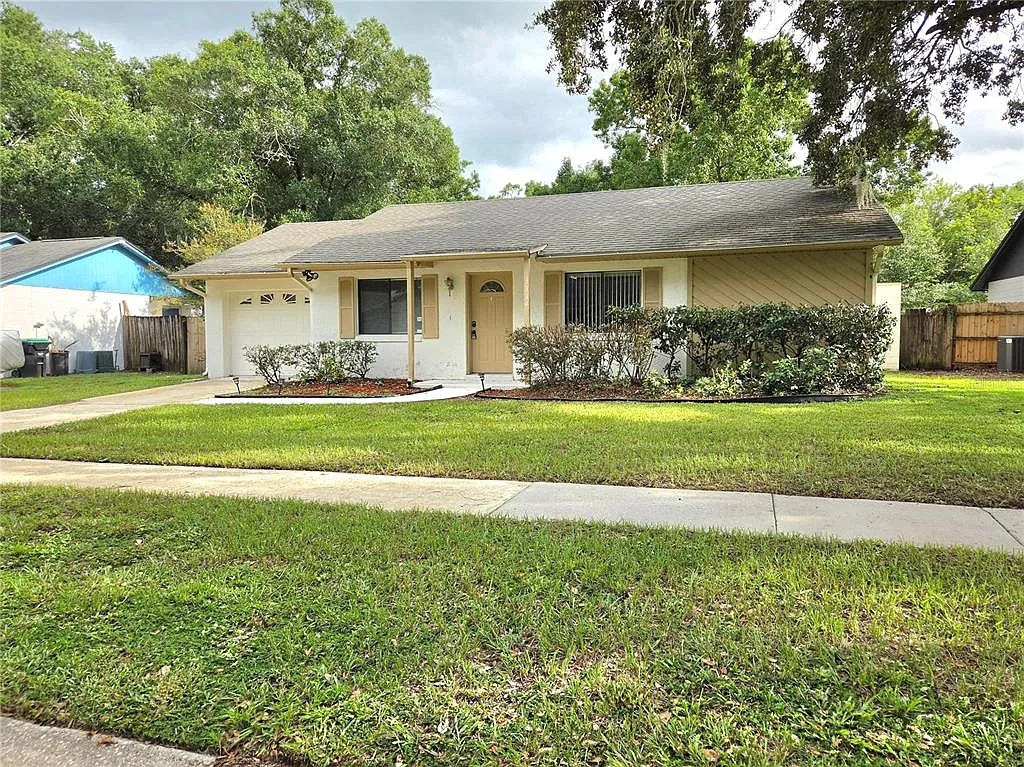 3 bed, 2.0 bath, 1300 sqft, $2,150 — Photo 1