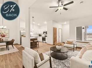 2304 E Jetty Pl, Sioux Falls, SD 57108