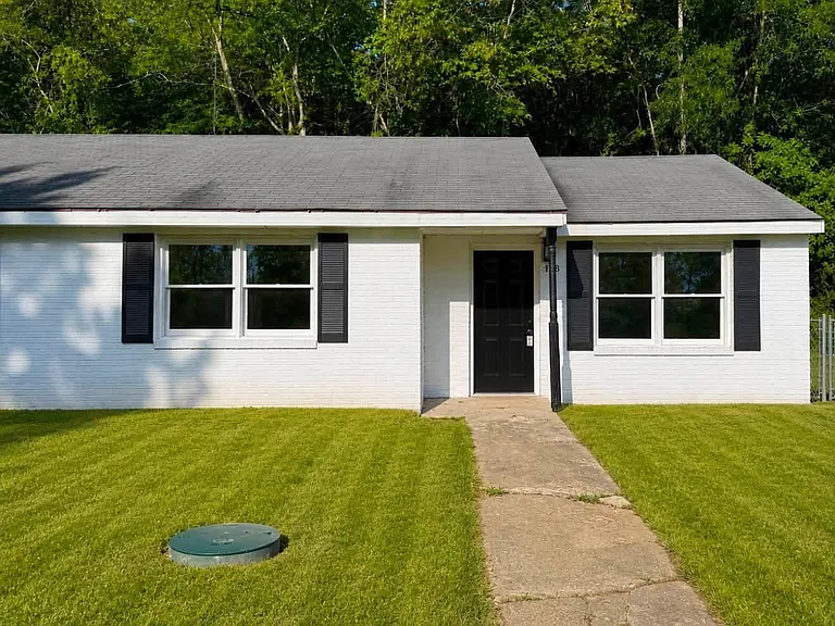 11118 Pine Hill Rd — Photo 1