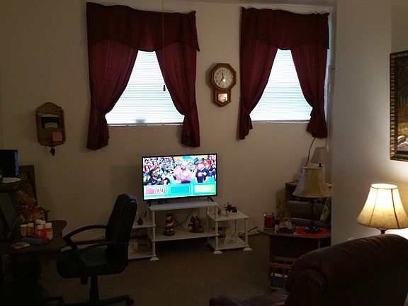 3rd image of 1557 Main St APT 3