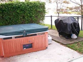 5th image of 4247 NW 1st Pl
