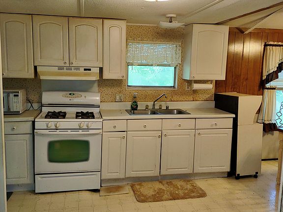 3rd image of 147 Camp Godwin Rd