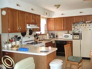 3rd image of 24327 Cornell Ave