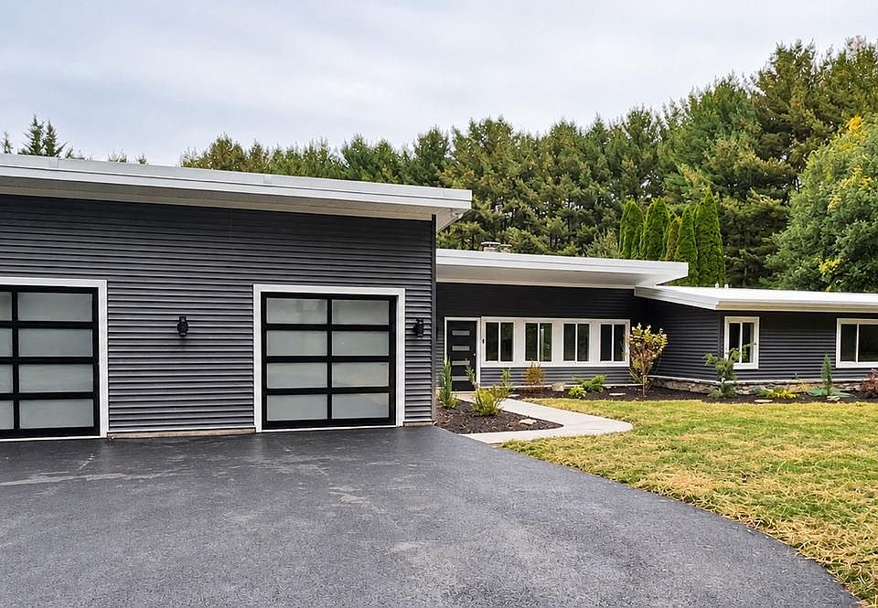 1st image of 11827 Garrison Forest Rd