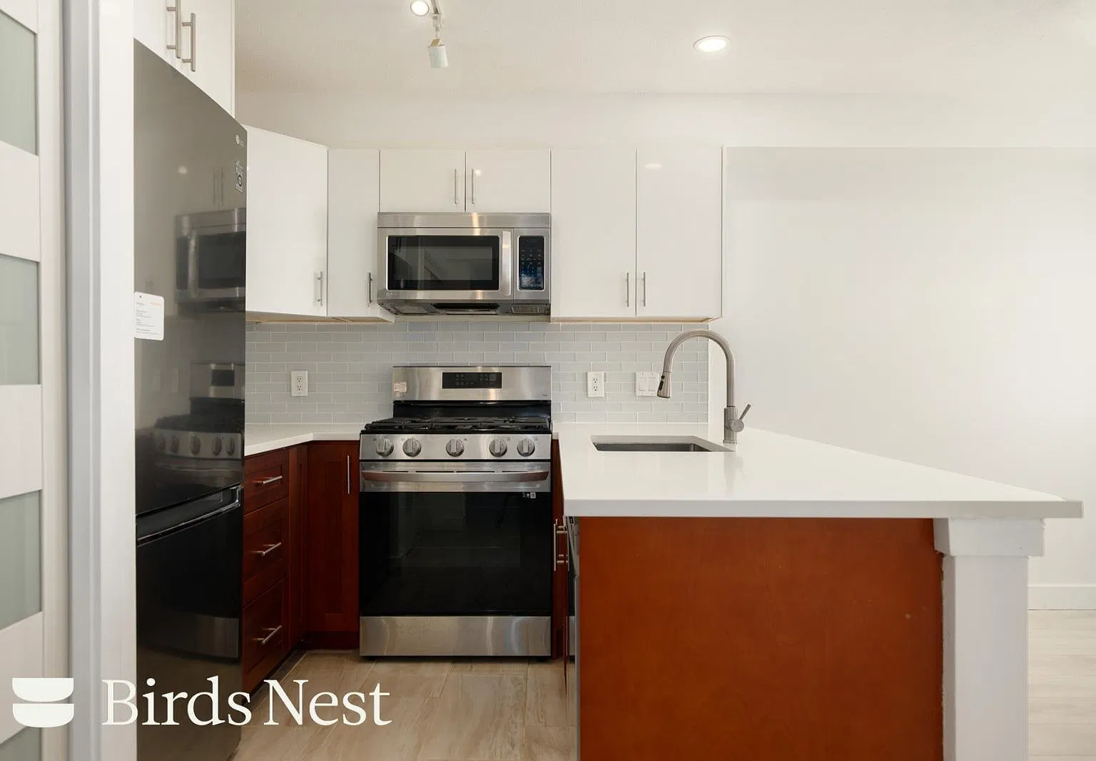 1 bed, 566 sqft, $2,200 — Photo 1