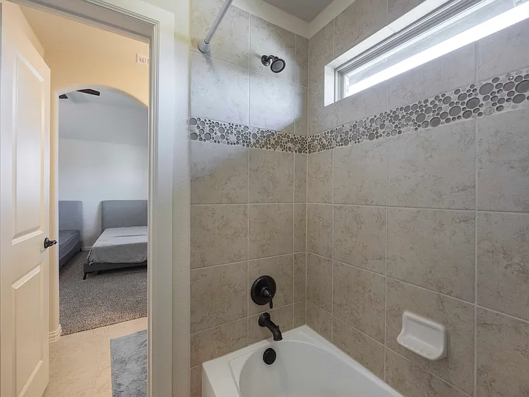 12824 Flatiron Trl — Photo 34