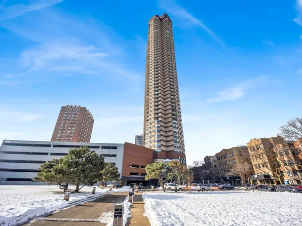 3660 N Lake Shore Dr APT 1812, Chicago, IL 60613