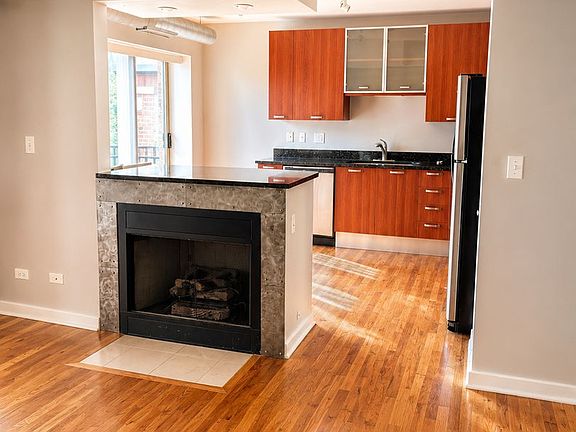 3rd image of 2000 W Birchwood Ave #2002-3