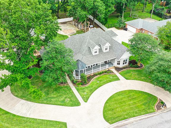 4th image of 1 Westwood Dr