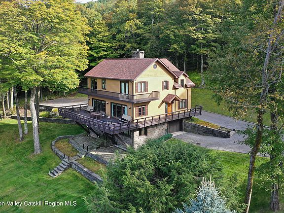 4th image of 438 Macdaniel Road