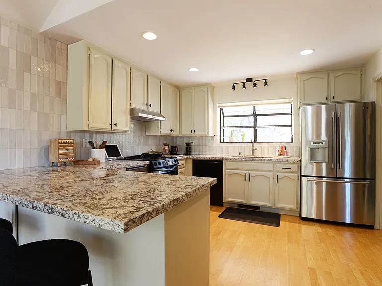 Ridge Top Ct — Photo 6
