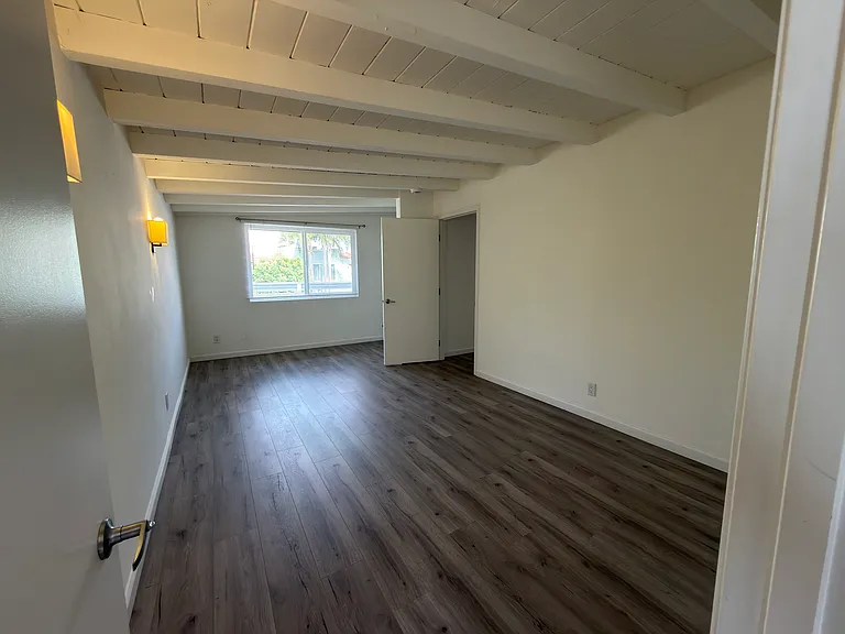 1110 Mira Mar Ave — Photo 25