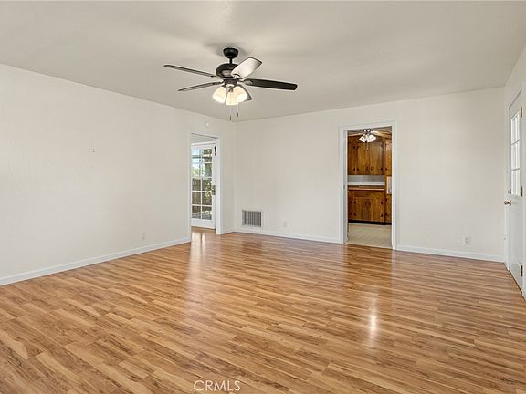 4th image of 983 Fairview Dr