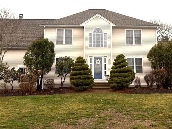 37 Nachaomet Rd, Lakeville, MA 02347