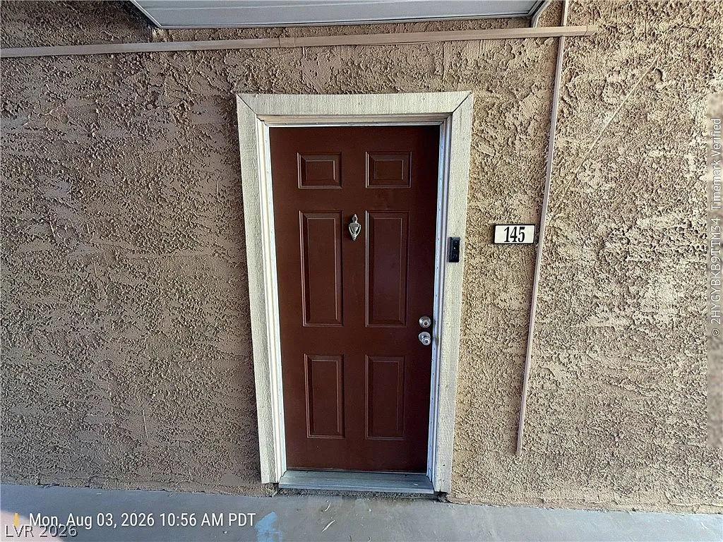 2 bed, 1.0 bath, 816 sqft, $1,250 — Photo 2