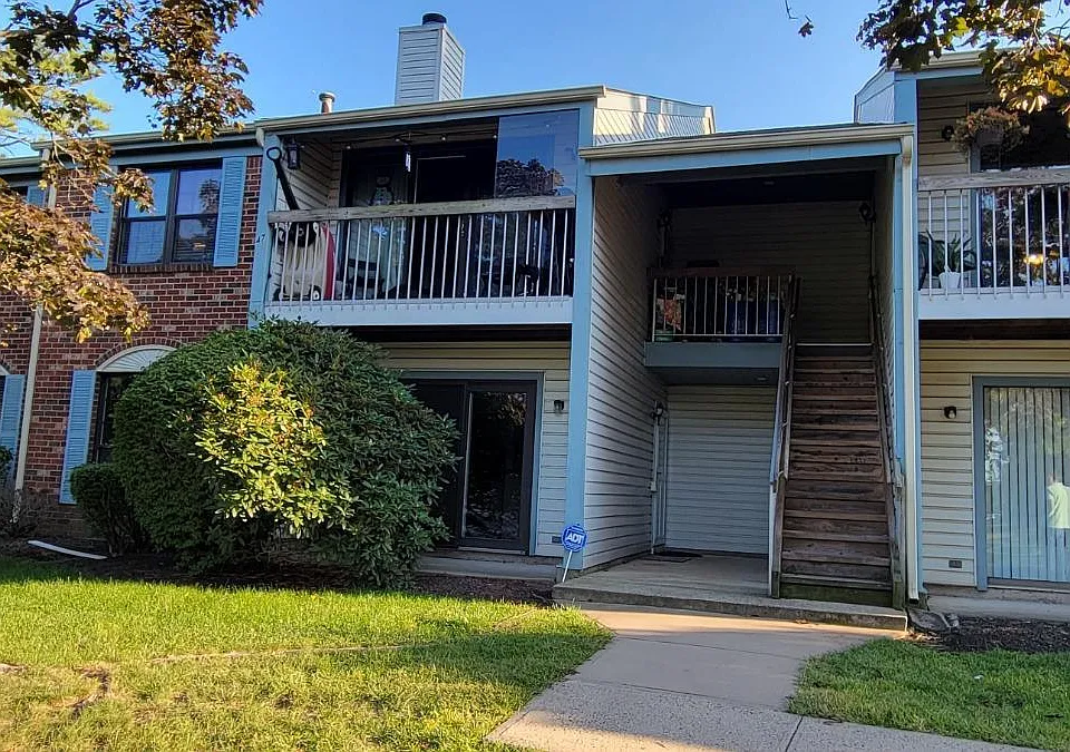 43 Crabapple Ln