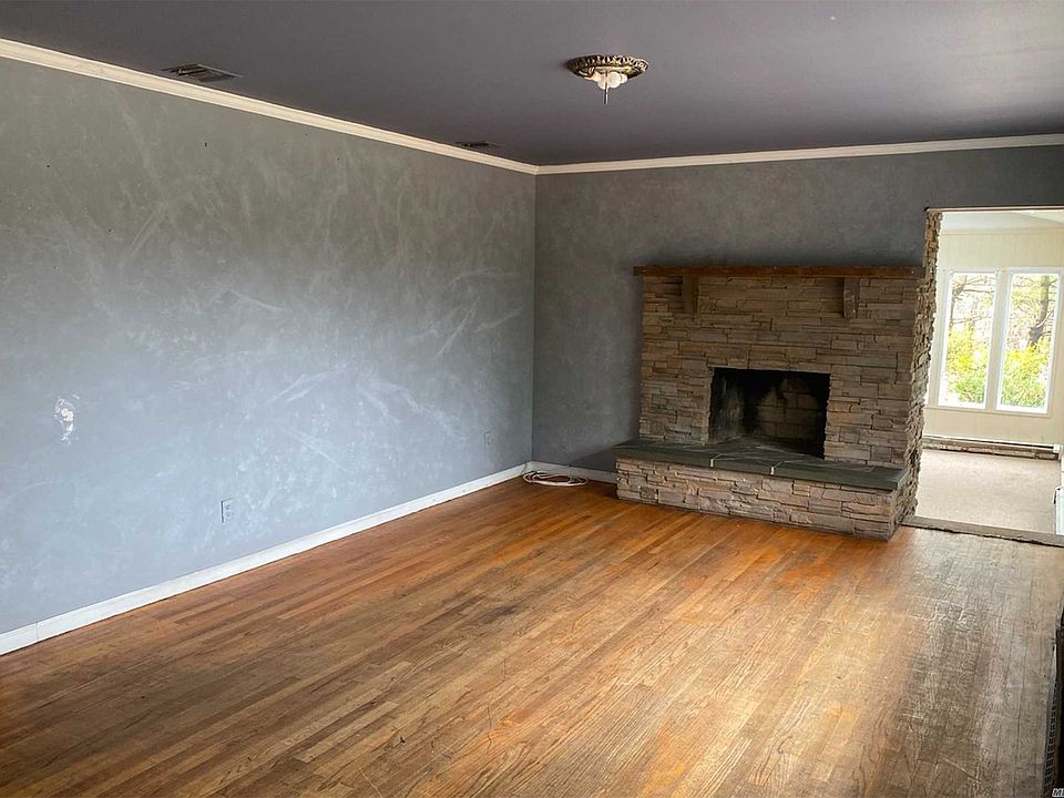 2nd image of 774 Pulaski Rd