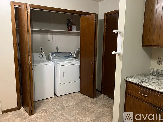 2230 Davis St — Photo 4