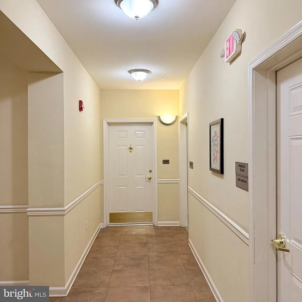 3 bed, 2.0 bath, 1453 sqft, $2,850 — Photo 1