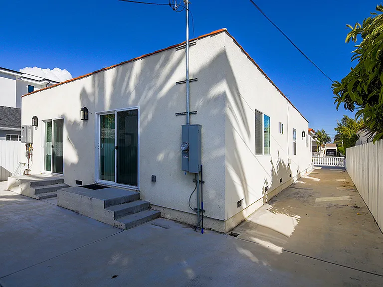 2131-2133 S Cloverdale Ave #ADU — Photo 12