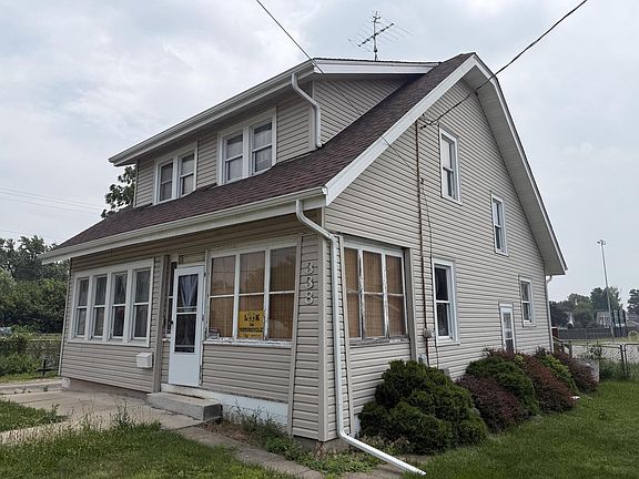 4th image of 338 E Racine STREET
