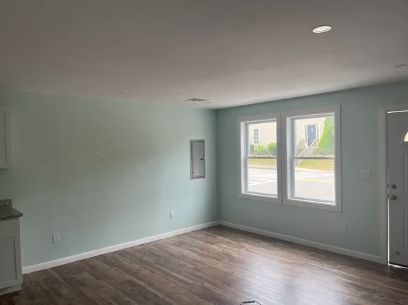 87 W Grove St #3, Middleboro, MA 02346