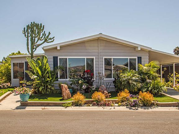 3rd image of 34 Poinsettia Gardens Dr #34