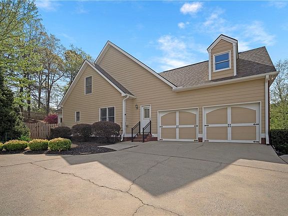 4th image of 35 Waterstone Dr SE