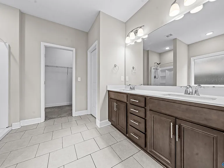 104 Erskin Parcus Dr — Photo 26