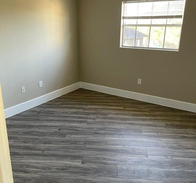 2nd image of 1711 Fourcade St #7