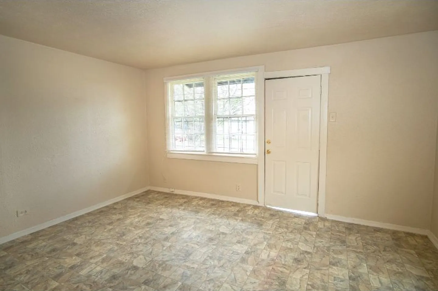 Renovated Home Near Downtown — Photo 3