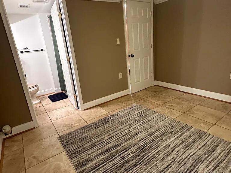 704 S Linwood Ave — Photo 13
