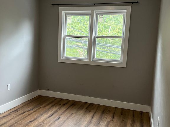 5th image of 49 Jewett Ave