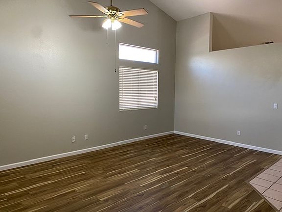 5th image of 2684 Hollowvale Ln