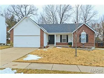 242 Alexandria Dr photo 1