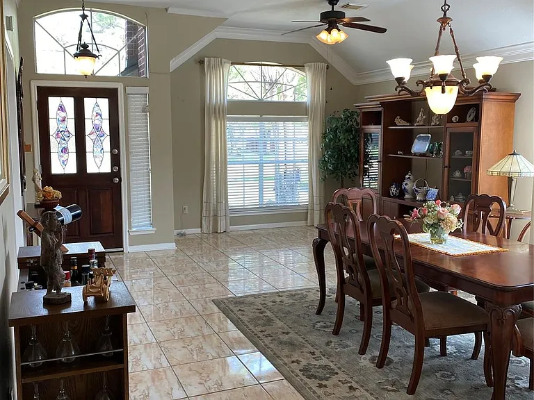 1142 Knoll Crest Ct — Photo 2