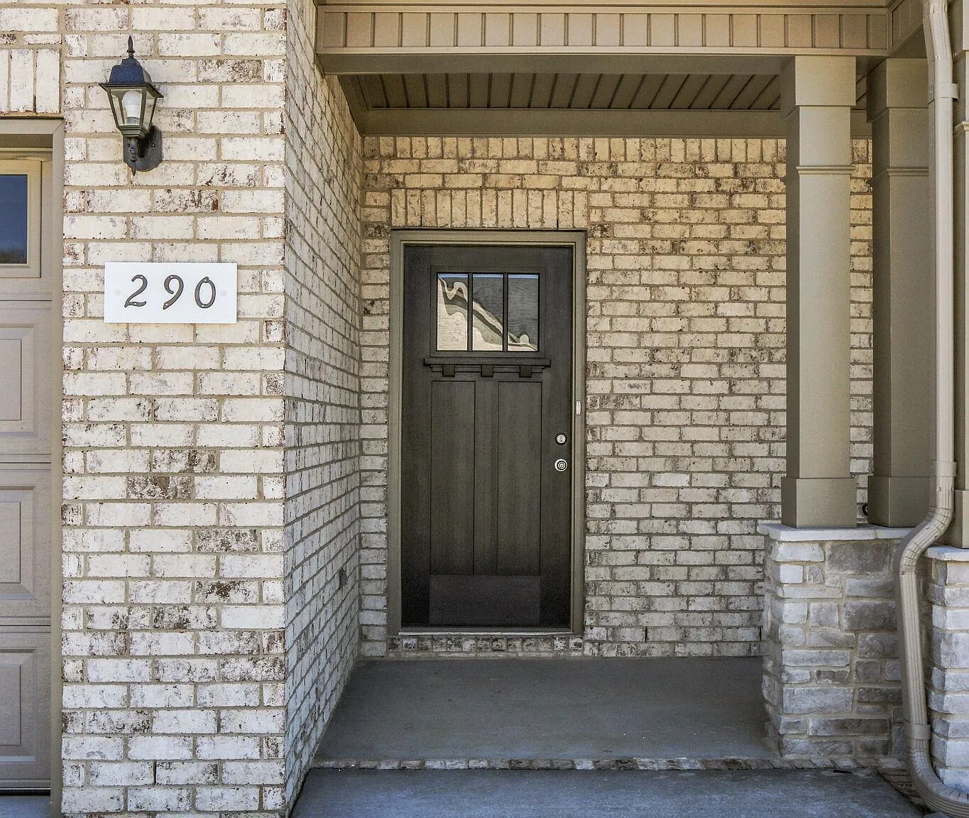 290 Thorpe Dr — Photo 3
