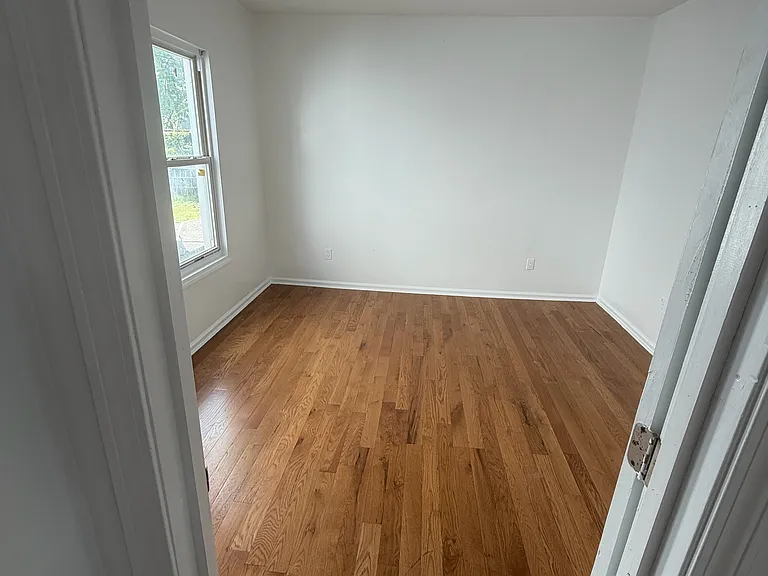 304 Poplar St #1 — Photo 5