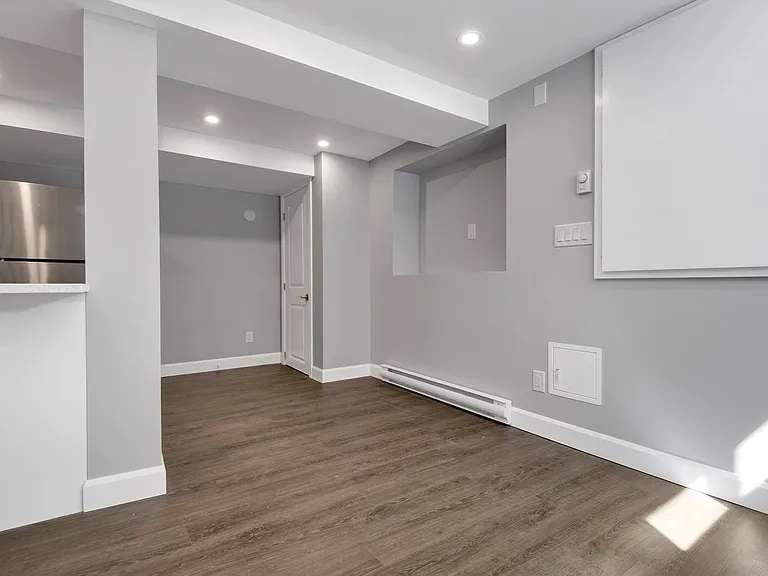 868 Maplewood Ave #2 — Photo 7