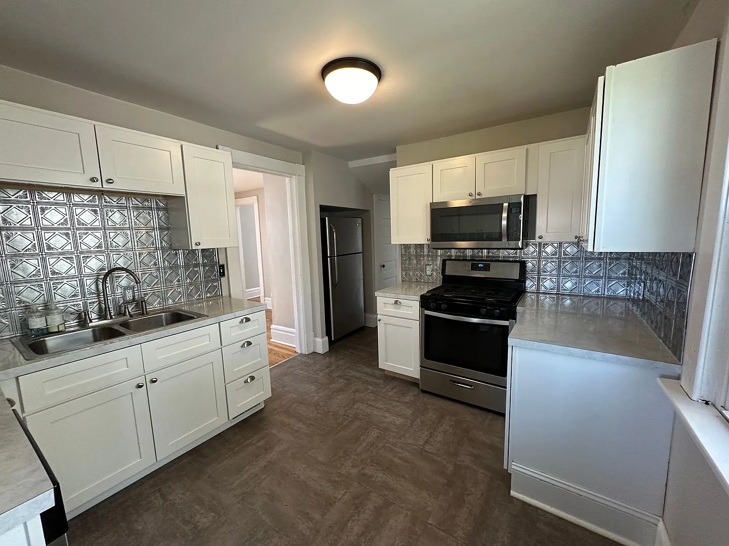 414 Grand NE — Photo 4
