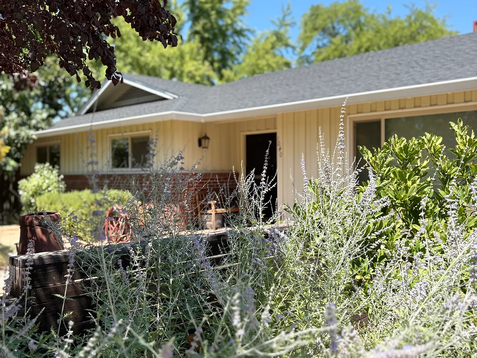 3 bed, 2096 sqft, $4,200 — Photo 1