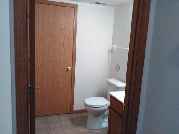 4th image of 7D Lowry Ln #7D