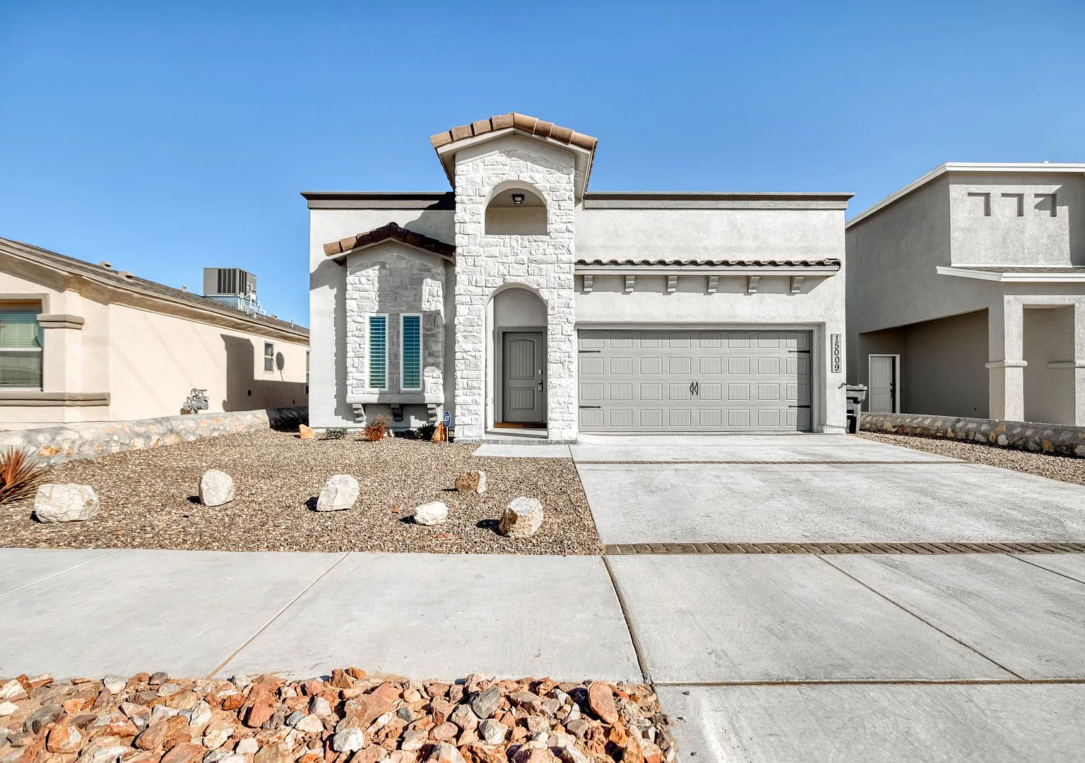 Eastside area for Short or Long Term Rental(Completely Furnished) Beautiful 4 bed/2 baths — Photo 1