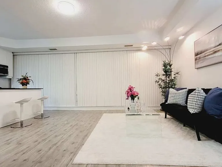 220 Victoria St #1305 — Photo 1