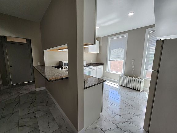 4th image of 62 N K St #1