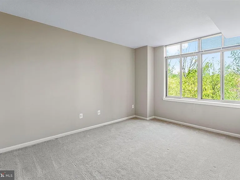 4480 Market Commons Dr #405 — Photo 15