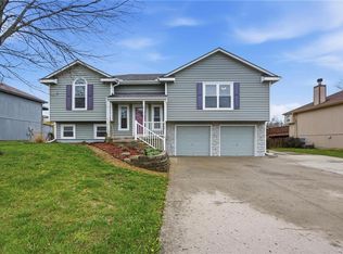 1707 Shelby Dr, Raymore, MO 64083