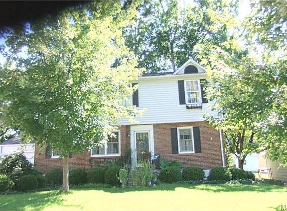 3rd image of 10 Saint James Ct